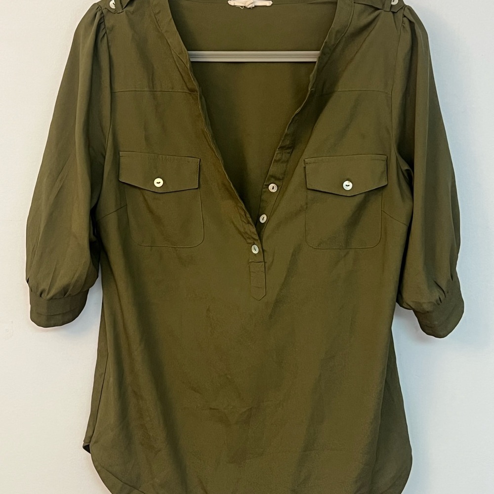 41 Hawthorn Green Polo Collar Buttoned Blouse